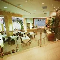 Pol & Grace מלון 4*