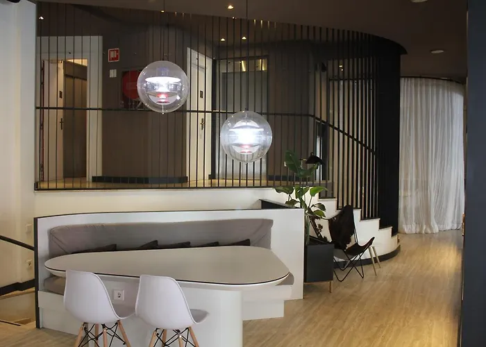 Pol & Grace Hotel