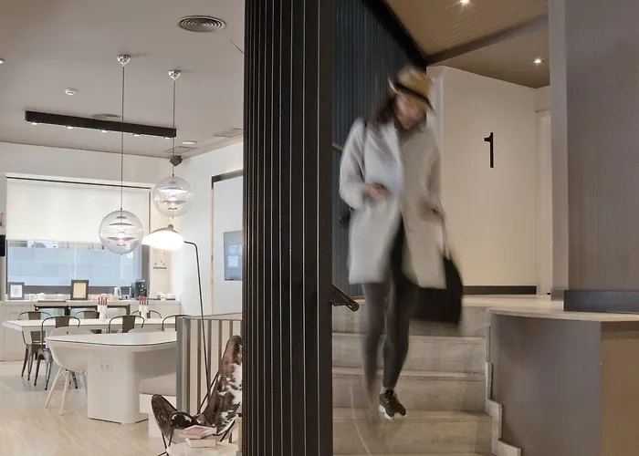 Pol & Grace Hotel