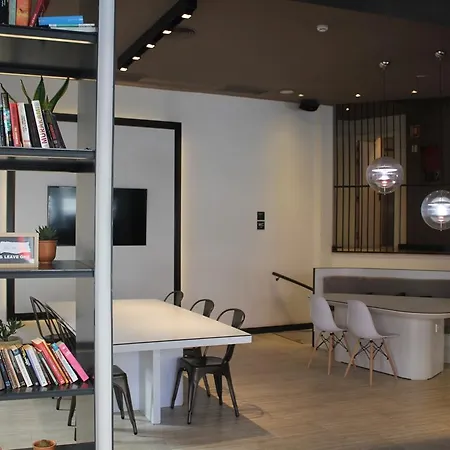 Hotel Pol & Grace 4*