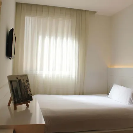 Hotel Pol & Grace 4*