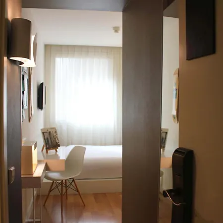 Pol & Grace Hotel