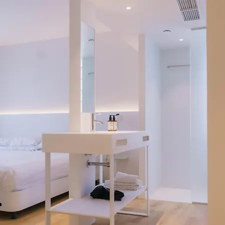 Hotel Pol & Grace 4*