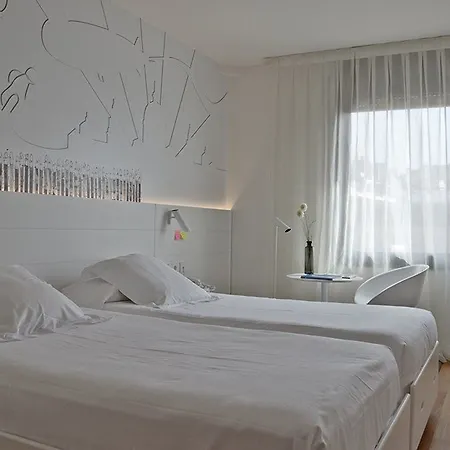 Pol & Grace Hotel